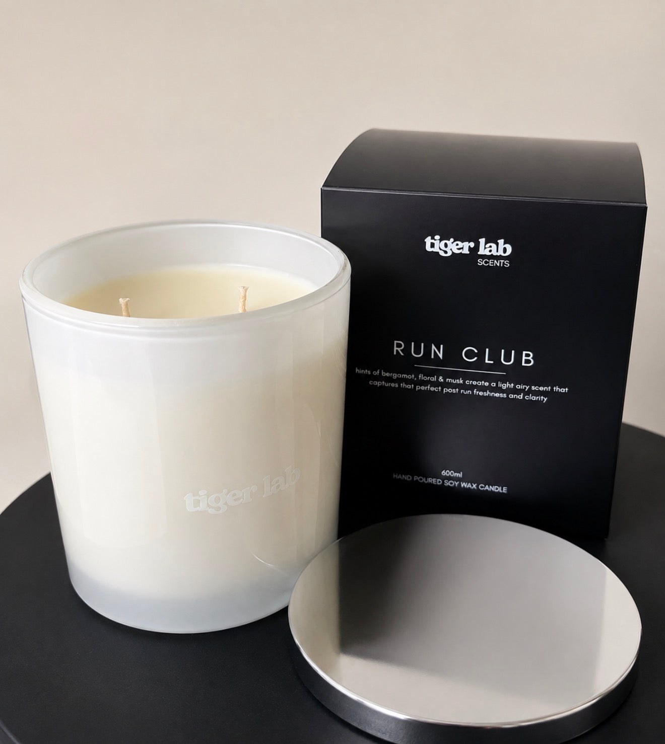 the RUN CLUB candle